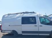 ✅ 2021 Ford Transit Cargo • VIN: 1FTBR3X87MKA58953 • Lot: 43199842. Wystawiony na IAAI z przebiegiem 44 360 mil. Bezpłatny archiwum sprzedaży aukcyjnych z USA i szczegółowy raport historii pojazdu na DreamBid. Zdjęcie 19.