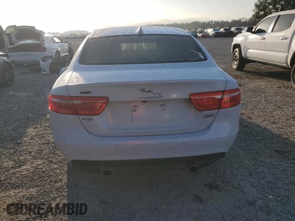 ✅ 2017 Jaguar XE 35t Premium • VIN: SAJAJ4BVXHCP16126 • Лот: 57761985. Опубликован ранее на Copart с пробегом 84 994 миль. Бесплатный доступ к архиву аукционных продаж из США и подробный отчёт об истории автомобиля на DreamBid. Изображение 6.