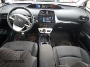 ✅ 2017 Toyota Prius Two • VIN: JTDKBRFU7H3052415 • Lot: 92400435. Wystawiony na Copart z przebiegiem 68 171 mil. Bezpłatny archiwum sprzedaży aukcyjnych z USA i szczegółowy raport historii pojazdu na DreamBid. Zdjęcie 8.