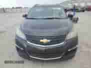 2016 Chevrolet Traverse LS z VIN 1GNKRFED0GJ200370, wystawiony jako Copart lot #86470515 z przebiegiem 156 052 mil mil oraz Czysty tytuł • Clean title. Historia ofert i sprzedaży dostępna na DreamBid. Obrazek 5.