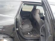 ✅ 2016 Chevrolet Traverse LT • VIN: 1GNKRGKD6GJ184685 • Lot: 43347578. Wystawiony na IAAI z przebiegiem 118 041 mil. Bezpłatny archiwum sprzedaży aukcyjnych z USA i szczegółowy raport historii pojazdu na DreamBid. Zdjęcie 8.