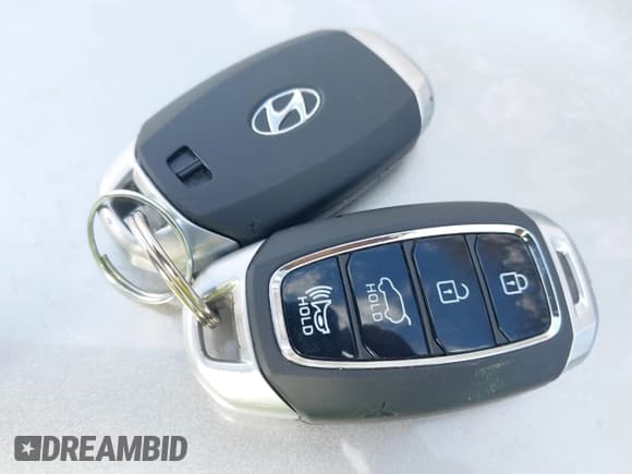 ✅ 2020 Hyundai Santa Fe Limited • VIN: 5NMS5CAA9LH279035 • Лот: 41904483. Опубликован ранее на IAAI с пробегом 83 772 миль. Бесплатный доступ к архиву аукционных продаж из США и подробный отчёт об истории автомобиля на DreamBid. Изображение 11.