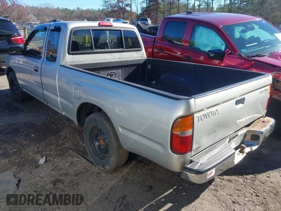 ✅ 2000 Toyota Tacoma • VIN: 4TAVL52N4YZ620808 • Lot: 43741406. Wystawiony na IAAI z przebiegiem 126 039 mil. Bezpłatny archiwum sprzedaży aukcyjnych z USA i szczegółowy raport historii pojazdu na DreamBid. Zdjęcie 3.