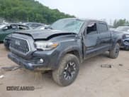 ✅ 2018 Toyota Tacoma SR5 • VIN: 3TMDZ5BNXJM052456 • Lot: 42655350. Wystawiony na IAAI z przebiegiem 124 179 mil. Bezpłatny archiwum sprzedaży aukcyjnych z USA i szczegółowy raport historii pojazdu na DreamBid. Zdjęcie 21.