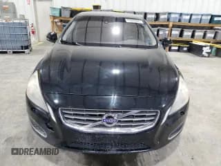 ✅ 2013 Volvo S60 T5 Premier • VIN: YV1612FS5D1234463 • Lot: 93060065. Wystawiony na Copart z przebiegiem 144 524 mil. Bezpłatny archiwum sprzedaży aukcyjnych z USA i szczegółowy raport historii pojazdu na DreamBid. Zdjęcie 5.