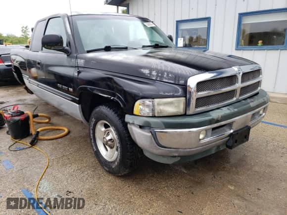 1999 Dodge 1500 z VIN 3B7HC13Z7XG157931, wystawiony jako Copart lot #53868824 z przebiegiem 79 282 mil mil oraz Szkoda całkowita • Salvage title. Historia ofert i sprzedaży dostępna na DreamBid. Obrazek 4.