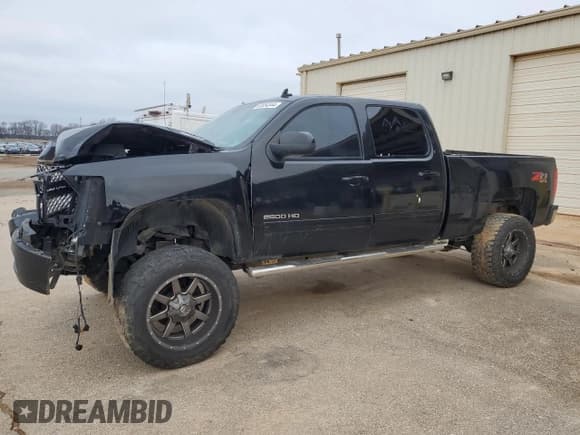 ✅ 2013 Chevrolet Silverado 2500HD LTZ • VIN: 1GC1KYE8XDF163088 • Lot: 80854344. Wystawiony na Copart z przebiegiem 252 070 mil. Bezpłatny archiwum sprzedaży aukcyjnych z USA i szczegółowy raport historii pojazdu na DreamBid. Zdjęcie 1.