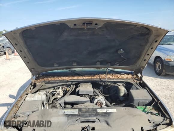 ✅ 2000 Chevrolet Suburban LS • VIN: 3GNEC16T2YG167589 • Lot: 89736015. Listed on Copart with Not provided. Free auction sales archive from the USA and detailed vehicle history report at DreamBid. Image 12.