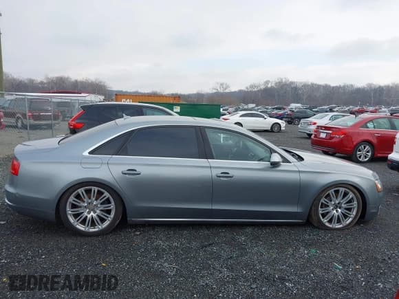 ✅ 2013 Audi A8 3.0L • VIN: WAURGAFD0DN005546 • Lot: 43806422. Wystawiony na IAAI z przebiegiem 140 730 mil. Bezpłatny archiwum sprzedaży aukcyjnych z USA i szczegółowy raport historii pojazdu na DreamBid. Zdjęcie 13.
