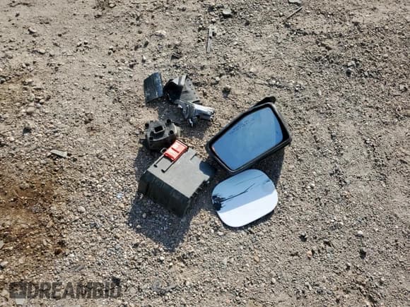 ✅ 2020 Chevrolet Silverado 1500 RST • VIN: 3GCUYEET5LG167917 • Lot: 68571565. Wystawiony na Copart z przebiegiem 119 328 mil. Bezpłatny archiwum sprzedaży aukcyjnych z USA i szczegółowy raport historii pojazdu na DreamBid. Zdjęcie 12.