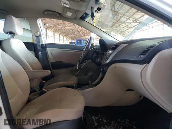 ✅ 2017 Hyundai Accent SE • VIN: KMHCT4AE9HU265358 • Лот: 62120014. Опубликован ранее на Copart с пробегом 109 780 миль. Бесплатный доступ к архиву аукционных продаж из США и подробный отчёт об истории автомобиля на DreamBid. Изображение 7.