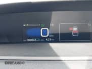 ✅ 2018 Toyota Prius Two • VIN: JTDKBRFU7J3060603 • Lot: 42359586. Wystawiony na IAAI z przebiegiem 102 042 mil. Bezpłatny archiwum sprzedaży aukcyjnych z USA i szczegółowy raport historii pojazdu na DreamBid. Zdjęcie 7.