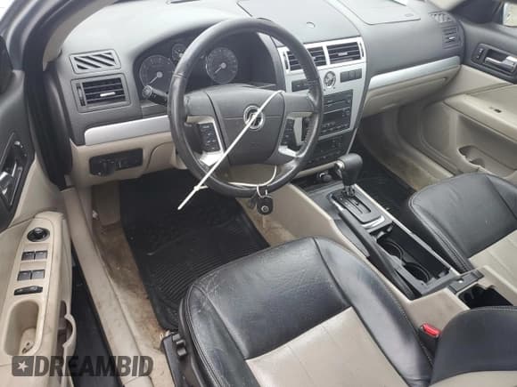 ✅ 2007 Mercury Milan Premier • VIN: 3MEHM08Z67R626333 • Lot: 74704054. Wystawiony na Copart z przebiegiem Nie podano. Bezpłatny archiwum sprzedaży aukcyjnych z USA i szczegółowy raport historii pojazdu na DreamBid. Zdjęcie 8.