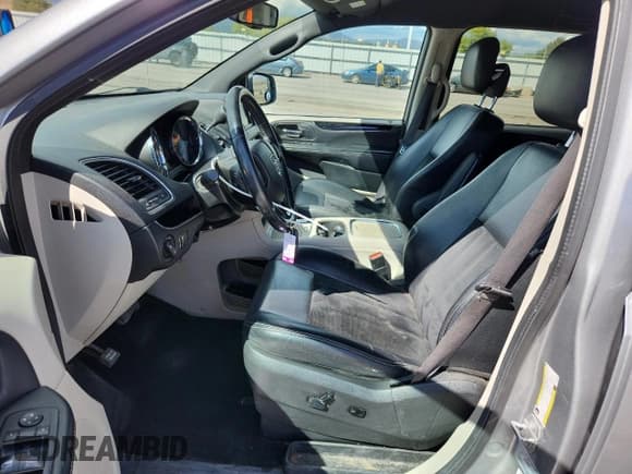 ✅ 2017 Dodge Grand Caravan SXT • VIN: 2C4RDGCG8HR625339 • Lot: 84286495. Wystawiony na Copart z przebiegiem 130 331 mil. Bezpłatny archiwum sprzedaży aukcyjnych z USA i szczegółowy raport historii pojazdu na DreamBid. Zdjęcie 7.