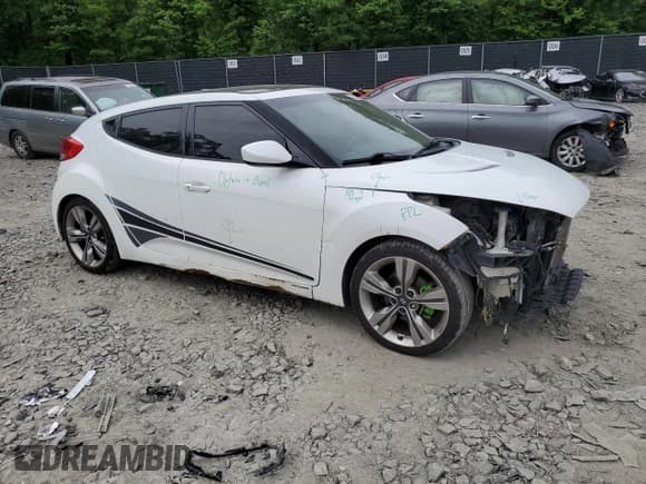 ✅ 2013 Hyundai Veloster w/Gray Int • VIN: KMHTC6AD2DU164868 • Lot: 53873024. Wystawiony na Copart z przebiegiem 103 212 mil. Bezpłatny archiwum sprzedaży aukcyjnych z USA i szczegółowy raport historii pojazdu na DreamBid. Zdjęcie 4.