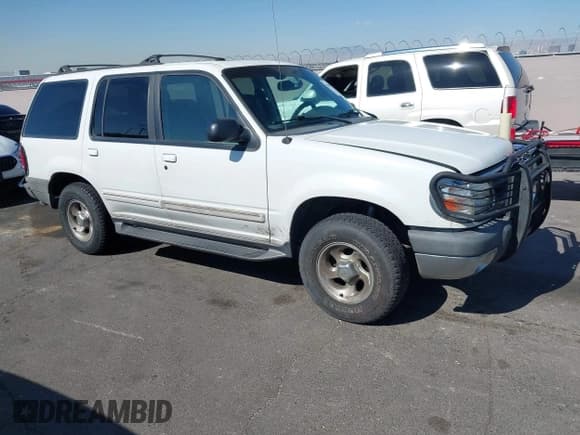 ✅ 1999 Ford Explorer XLT • VIN: 1FMZU32E5XZB80597 • Lot: 42099254. Wystawiony na IAAI z przebiegiem 267 534 mil. Bezpłatny archiwum sprzedaży aukcyjnych z USA i szczegółowy raport historii pojazdu na DreamBid. Zdjęcie 1.