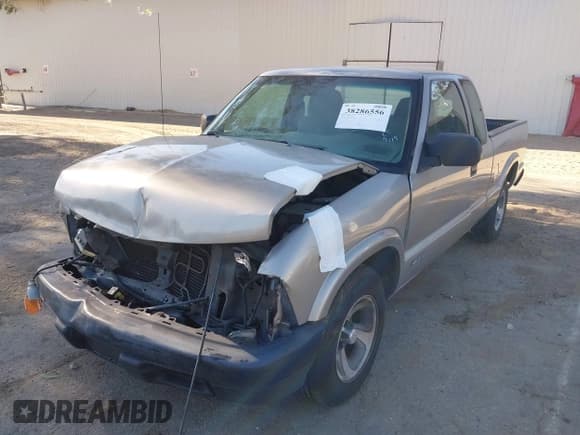 ✅ 2002 Chevrolet S-10 Fleet • VIN: 1GCCS195728191237 • Лот: 38286556. Опубликован ранее на IAAI с пробегом Не указан. Бесплатный доступ к архиву аукционных продаж из США и подробный отчёт об истории автомобиля на DreamBid. Изображение 2.