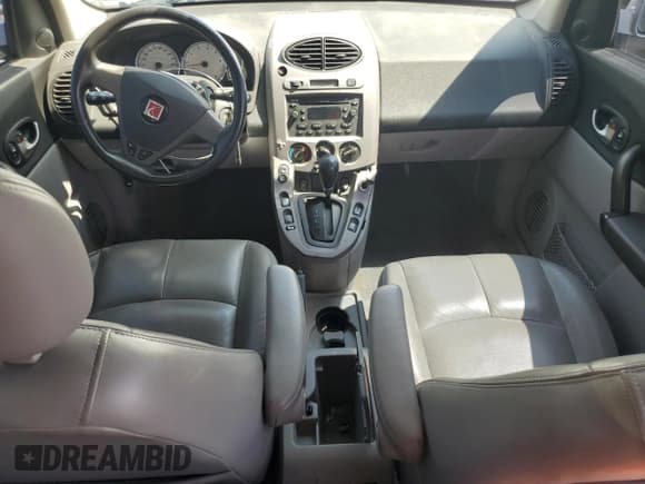 ✅ 2004 Saturn VUE V6 • VIN: 5GZCZ63454S831975 • Lot: 62006455. Wystawiony na Copart z przebiegiem 58 525 mil. Bezpłatny archiwum sprzedaży aukcyjnych z USA i szczegółowy raport historii pojazdu na DreamBid. Zdjęcie 8.