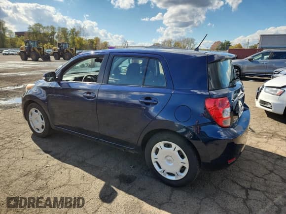 ✅ 2013 Scion xD • VIN: JTKKUPB49D1038860 • Lot: 89818905. Wystawiony na Copart z przebiegiem 68 449 mil. Bezpłatny archiwum sprzedaży aukcyjnych z USA i szczegółowy raport historii pojazdu na DreamBid. Zdjęcie 2.