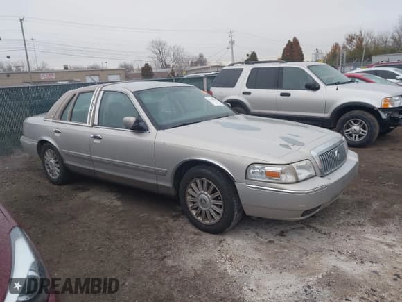 ✅ 2008 Mercury Grand Marquis GS • VIN: 2MEFM74V08X659222 • Lot: 43720948. Wystawiony na IAAI z przebiegiem Nie podano. Bezpłatny archiwum sprzedaży aukcyjnych z USA i szczegółowy raport historii pojazdu na DreamBid. Zdjęcie 1.