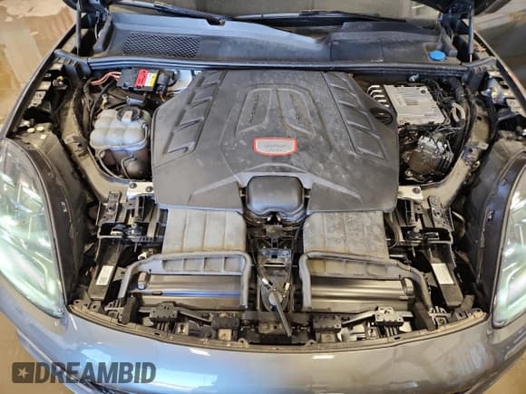 ✅ 2019 Porsche Cayenne Turbo • VIN: WP1AF2AY9KDA81383 • Lot: 67092795. Listed on Copart with 29,019 mi. Free auction sales archive from the USA and detailed vehicle history report at DreamBid. Image 12.