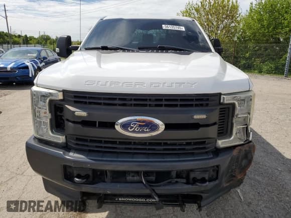 ✅ 2017 Ford F-350 Platinum • VIN: 1FT8W3B66HEB70141 • Lot: 56135745. Listed on Copart with Not provided. Free auction sales archive from the USA and detailed vehicle history report at DreamBid. Image 5.
