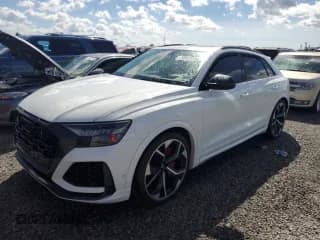 ✅ 2021 Audi RS Q8 • VIN: WU1ARBF16MD008966 • Lot: 74957414. Wystawiony na Copart z przebiegiem Nie podano. Bezpłatny archiwum sprzedaży aukcyjnych z USA i szczegółowy raport historii pojazdu na DreamBid. Zdjęcie 1.