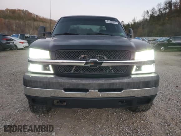 ✅ 2004 Chevrolet Silverado 2500HD LS • VIN: 1GCHK23284F194611 • Lot: 92811705. Wystawiony na Copart z przebiegiem 156 214 mil. Bezpłatny archiwum sprzedaży aukcyjnych z USA i szczegółowy raport historii pojazdu na DreamBid. Zdjęcie 5.