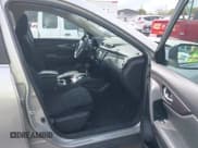 ✅ 2016 Nissan Rogue SV • VIN: 5N1AT2MT2GC862202 • Lot: 43396751. Wystawiony na IAAI z przebiegiem 67 070 mil. Bezpłatny archiwum sprzedaży aukcyjnych z USA i szczegółowy raport historii pojazdu na DreamBid. Zdjęcie 5.