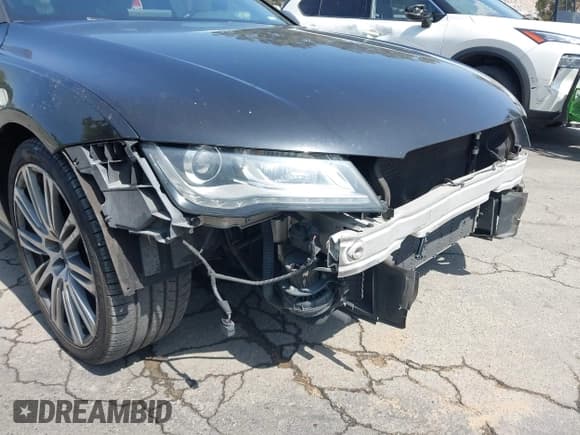 ✅ 2013 Audi A7 Premium Plus • VIN: WAUYGAFC4DN151483 • Лот: 42261777. Опубликован ранее на IAAI с пробегом 122 497 миль. Бесплатный доступ к архиву аукционных продаж из США и подробный отчёт об истории автомобиля на DreamBid. Изображение 6.