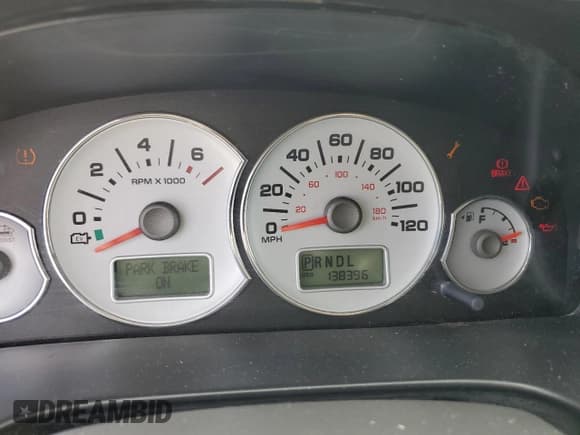 ✅ 2006 Ford Escape Hybrid • VIN: 1FMYU96H46KD56176 • Lot: 68761805. Wystawiony na Copart z przebiegiem 138 396 mil. Bezpłatny archiwum sprzedaży aukcyjnych z USA i szczegółowy raport historii pojazdu na DreamBid. Zdjęcie 9.