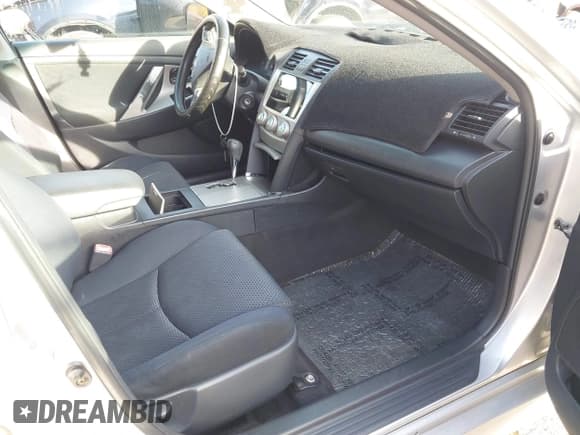 ✅ 2007 Toyota Camry LE • VIN: 4T1BE46K77U527946 • Lot: 43636757. Wystawiony na IAAI z przebiegiem 133 445 mil. Bezpłatny archiwum sprzedaży aukcyjnych z USA i szczegółowy raport historii pojazdu na DreamBid. Zdjęcie 5.