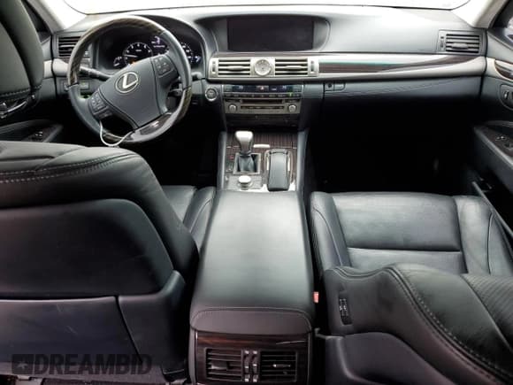 ✅ 2017 Lexus LS LS 460 L • VIN: JTHDL5EF2H5008214 • Lot: 81721354. Listed on Copart with 87,923 mi. Free auction sales archive from the USA and detailed vehicle history report at DreamBid. Image 8.