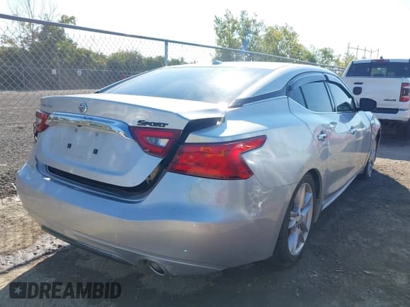 ✅ 2016 Nissan Maxima SR • VIN: 1N4AA6AP7GC425567 • Lot: 43237989. Listed on IAAI with 153,848 mi. Free auction sales archive from the USA and detailed vehicle history report at DreamBid. Image 4.