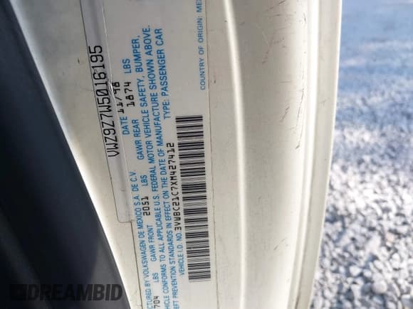 ✅ 1999 Volkswagen Beetle • VIN: 3VWBC21C7XM427412 • Lot: 42936070. Listed on IAAI with 93,937 mi. Free auction sales archive from the USA and detailed vehicle history report at DreamBid. Image 9.