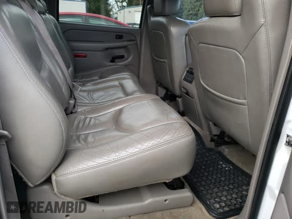 ✅ 2004 Chevrolet Suburban Z71 • VIN: 3GNFK16ZX4G186588 • Лот: 45890635. Опубликован ранее на Copart с пробегом 240 898 миль. Бесплатный доступ к архиву аукционных продаж из США и подробный отчёт об истории автомобиля на DreamBid. Изображение 11.