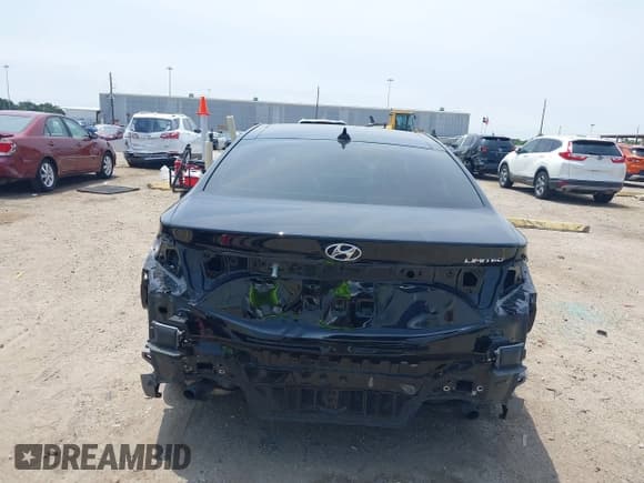 ✅ 2016 Hyundai Azera Limited • VIN: KMHFH4JG1GA548949 • Лот: 42315132. Опубликован ранее на IAAI с пробегом 61 739 миль. Бесплатный доступ к архиву аукционных продаж из США и подробный отчёт об истории автомобиля на DreamBid. Изображение 17.