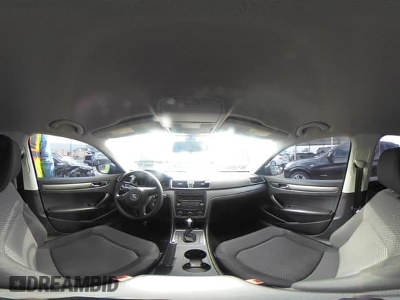 ✅ 2012 Volkswagen Passat S • VIN: 1VWAP7A3XCC096172 • Lot: 42283468. Wystawiony na IAAI z przebiegiem 131 968 mil. Bezpłatny archiwum sprzedaży aukcyjnych z USA i szczegółowy raport historii pojazdu na DreamBid. Zdjęcie 19.