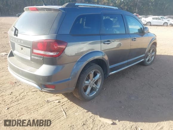 ✅ 2017 Dodge Journey Crossroad Plus • VIN: 3C4PDCGB5HT613144 • Лот: 43670195. Опубликован ранее на IAAI с пробегом 130 009 миль. Бесплатный доступ к архиву аукционных продаж из США и подробный отчёт об истории автомобиля на DreamBid. Изображение 4.