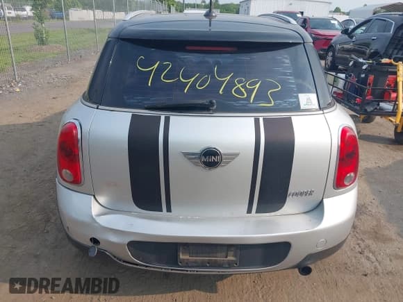 ✅ 2012 MINI Countryman • VIN: WMWZB3C5XCWM30143 • Lot: 42404893. Listed on IAAI with 143,836 mi. Free auction sales archive from the USA and detailed vehicle history report at DreamBid. Image 16.