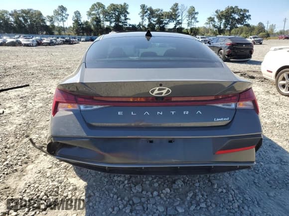 ✅ 2025 Hyundai Elantra Limited • VIN: KMHLP4DG2SU957485 • Лот: 86658635. Опубликован ранее на Copart с пробегом 9 871 миль. Бесплатный доступ к архиву аукционных продаж из США и подробный отчёт об истории автомобиля на DreamBid. Изображение 6.