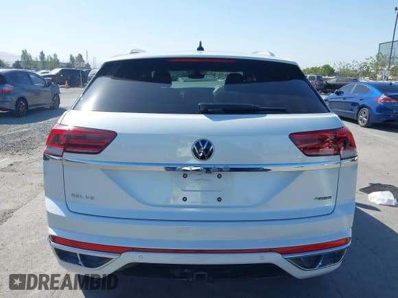 ✅ 2023 Volkswagen Atlas SEL Premium R-Line • VIN: 1V2FE2CA1PC205197 • Lot: 42410457. Listed on IAAI with 13,961 mi. Free auction sales archive from the USA and detailed vehicle history report at DreamBid. Image 16.