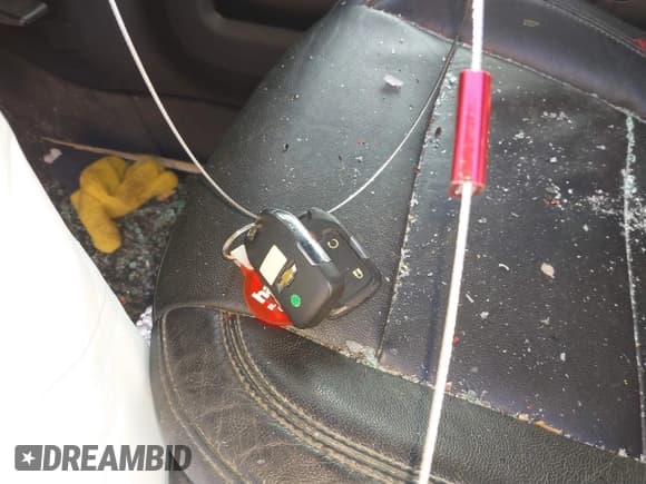 ✅ 2019 Chevrolet Silverado 1500 RST • VIN: 1GCRYEEDXKZ273955 • Lot: 41211019. Wystawiony na IAAI z przebiegiem Nie podano. Bezpłatny archiwum sprzedaży aukcyjnych z USA i szczegółowy raport historii pojazdu na DreamBid. Zdjęcie 11.