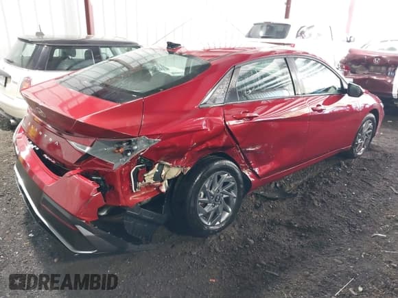 ✅ 2024 Hyundai Elantra SEL • VIN: KMHLM4DG6RU698759 • Lot: 41481310. Listed on IAAI with 9,739 mi. Free auction sales archive from the USA and detailed vehicle history report at DreamBid. Image 4.