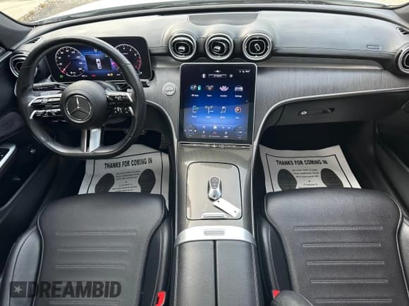 ✅ 2022 Mercedes-Benz C 300 • VIN: W1KAF4HB6NR066528 • Lot: 68215355. Wystawiony na Copart z przebiegiem 63 322 mil. Bezpłatny archiwum sprzedaży aukcyjnych z USA i szczegółowy raport historii pojazdu na DreamBid. Zdjęcie 9.