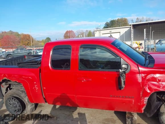 ✅ 2007 Chevrolet Silverado 1500 1LT • VIN: 1GCEK19J27Z595571 • Lot: 43528824. Wystawiony na IAAI z przebiegiem 79 524 mil. Bezpłatny archiwum sprzedaży aukcyjnych z USA i szczegółowy raport historii pojazdu na DreamBid. Zdjęcie 13.