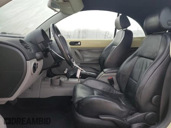 ✅ 2005 Volkswagen Beetle GLS • VIN: 3VWCD31Y15M304690 • Lot: 86781274. Listed on Copart with 108,690 mi. Free auction sales archive from the USA and detailed vehicle history report at DreamBid. Image 7.