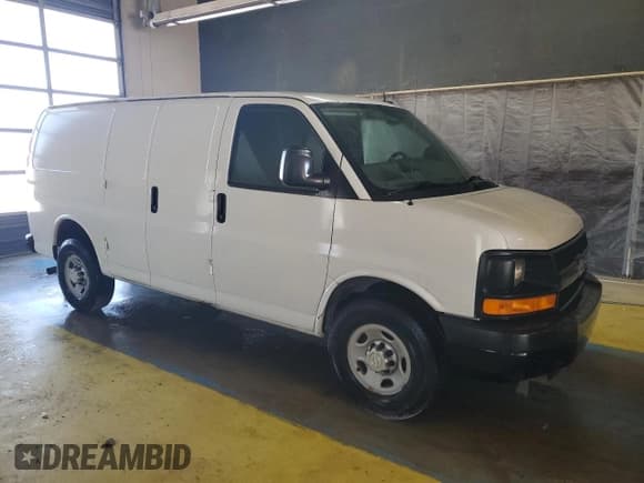 ✅ 2015 Chevrolet Express Cargo • VIN: 1GCWGFCF0F1219441 • Lot: 84630885. Wystawiony na Copart z przebiegiem 163 050 mil. Bezpłatny archiwum sprzedaży aukcyjnych z USA i szczegółowy raport historii pojazdu na DreamBid. Zdjęcie 4.