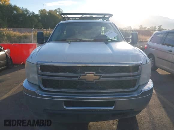 2011 Chevrolet Silverado 2500HD Work Truck z VIN 1GC0KVCG8BZ403514, wystawiony jako IAAI lot #43476303 z przebiegiem 224 583 mil mil oraz . Historia ofert i sprzedaży dostępna na DreamBid. Obrazek 13.