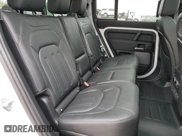 ✅ 2021 Land Rover Defender S • VIN: SALEJERX2M2050269 • Lot: 81032194. Listed on Copart with 23,134 mi. Free auction sales archive from the USA and detailed vehicle history report at DreamBid. Image 11.